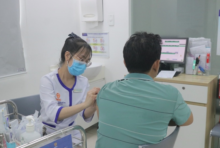 WHO donates 9,000 doses of rabies vaccine to high-risk provinces in Vietnam